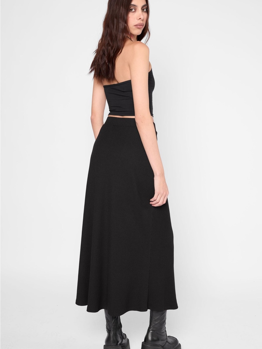 Mary Wyatt Beatriz Black Maxi Skirt with High Side Slit with Fasteners - Picture 5 of 6